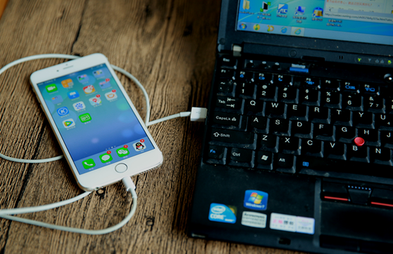 泡妞短信大全：轻松俘获芳心的小技巧